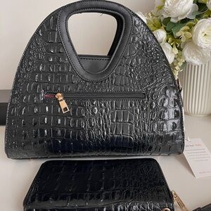 Fabriano Italia Black Crocodile-Embossed Women's Bag Set